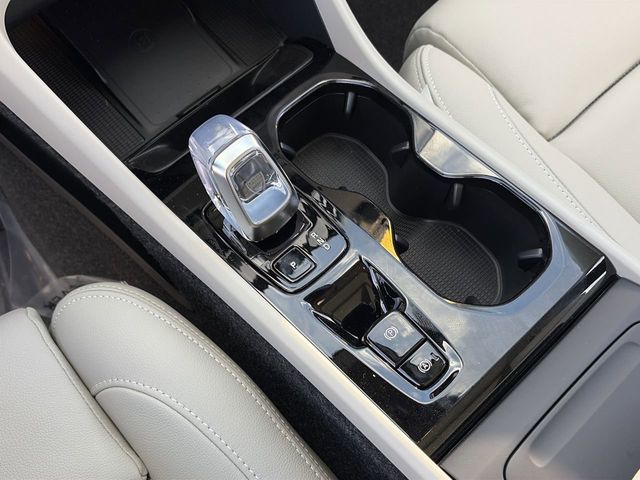 2026 Volvo XC40 Ultra - Photo 23