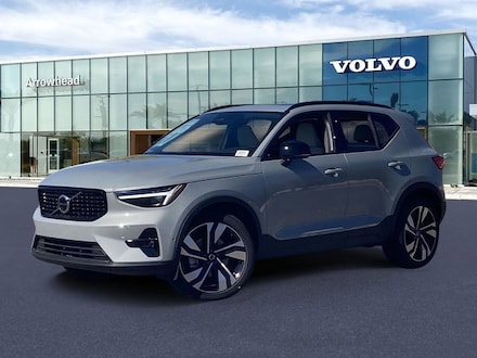 2026 Volvo XC40 B5 Plus SUV