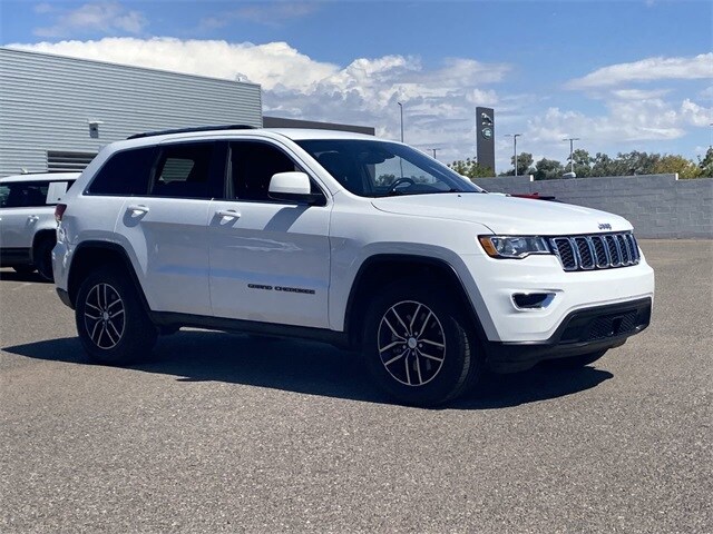 2021 Jeep Grand Cherokee Laredo X photo 2