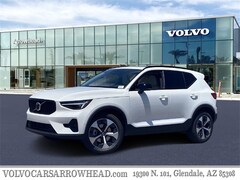 2025 Volvo XC40 B5 Plus Dark Theme SUV