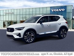 2025 Volvo XC40 B5 Plus Dark Theme SUV