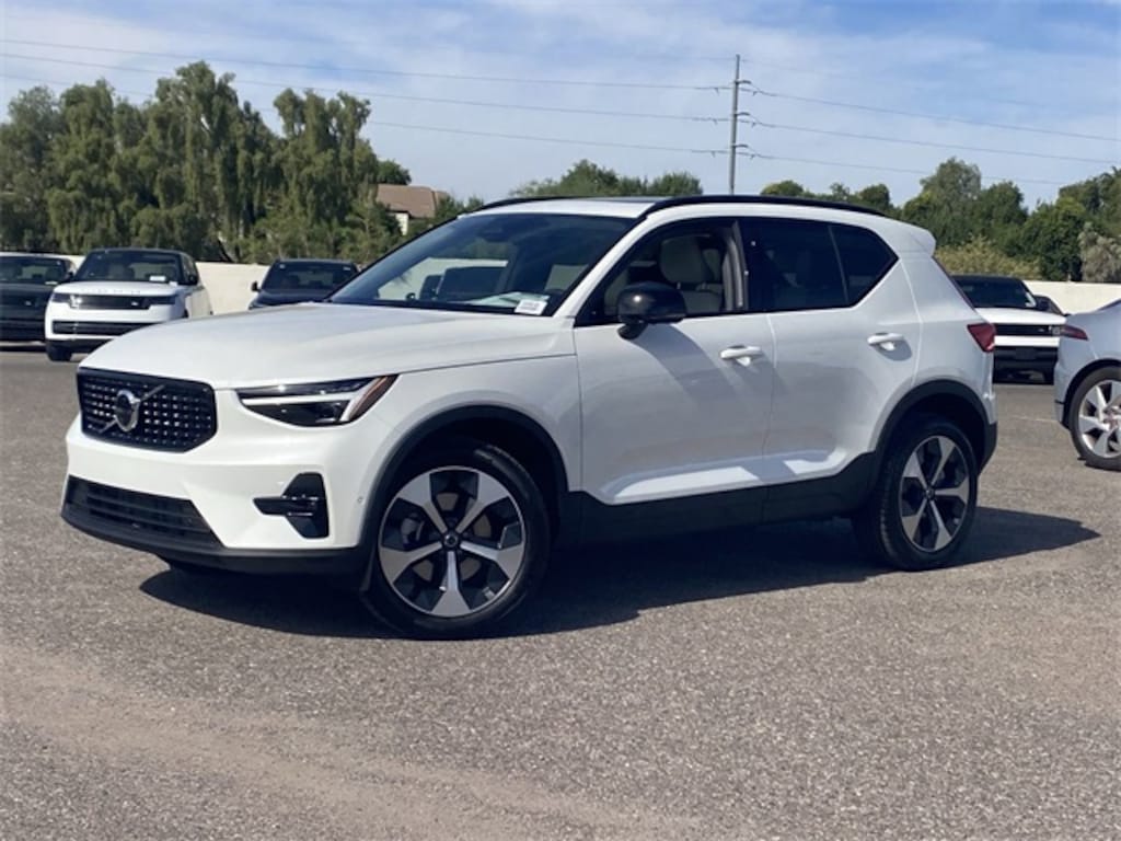 Used 2026 Volvo XC40 B5 Plus SUV
