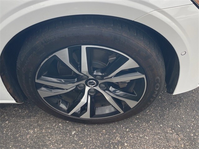 2023 Volvo S60 B5 AWD Plus photo 4