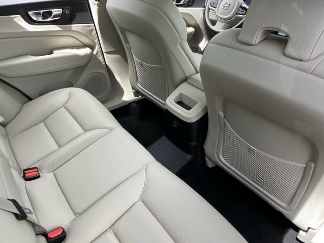 2025 Volvo XC60 Plus - Photo 15