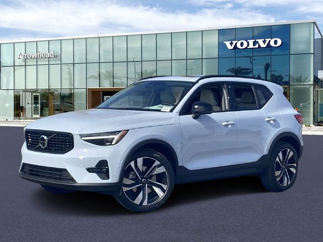 2026 Volvo XC40 B5 Ultra Dark AWD's photo