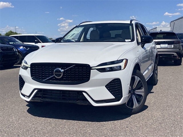 2025 Volvo XC60 Hybrid T8 Plus photo 2