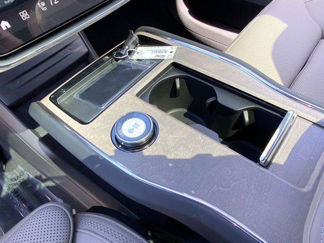 2025 Volvo EX90 Plus - Photo 24