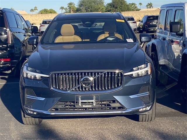 2023 Volvo XC60 B5 Ultimate photo 2