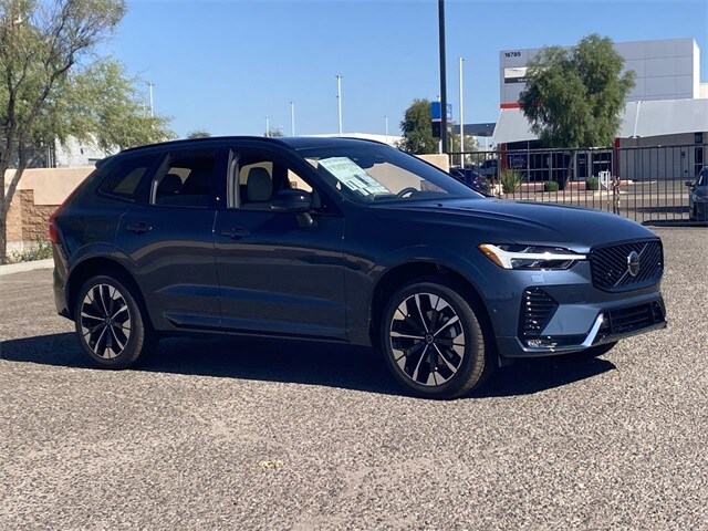 2026 Volvo XC60 B5 Plus photo 4