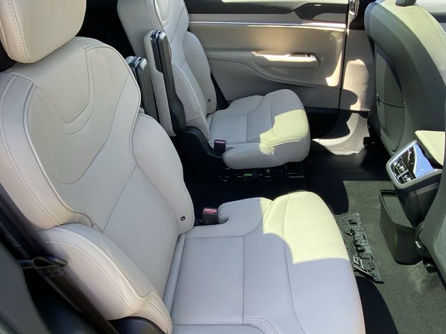 2025 Volvo EX90 Plus - Photo 14