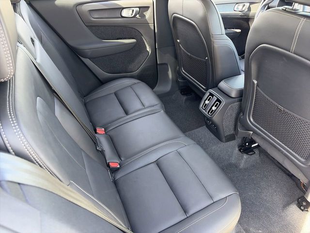 2025 Volvo XC40 Plus - Photo 15