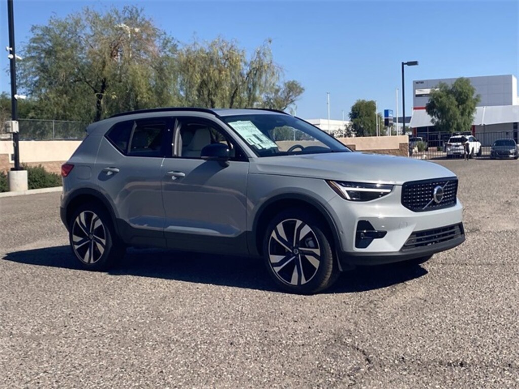 Used 2026 Volvo XC40 B5 Plus SUV