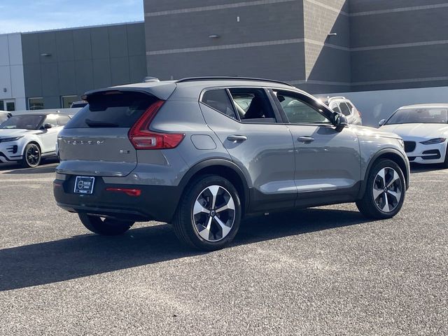 2025 Volvo XC40 Plus - Photo 7