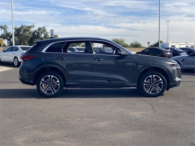 2025 Audi Q5 2.0T Premium Plus photo 4