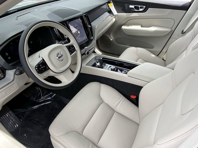 2025 Volvo XC60 Plus - Photo 19