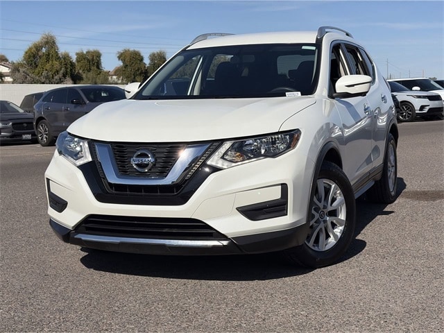 Used 2017 Nissan Rogue SV with VIN KNMAT2MT1HP515152 for sale in Glendale, AZ