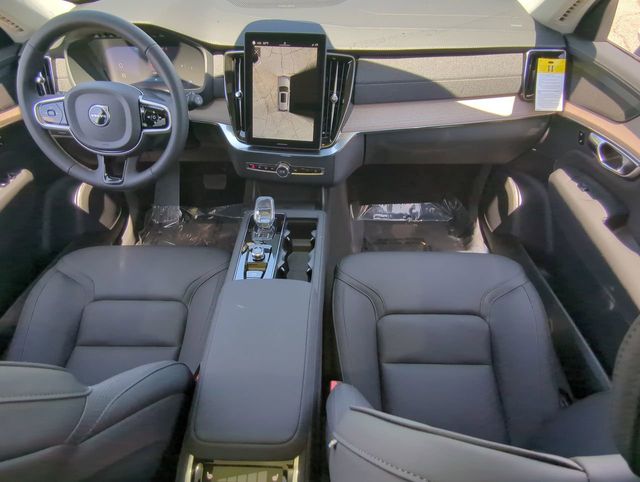 2025 Volvo XC90 Plus - Photo 17