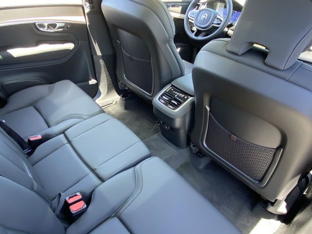 2025 Volvo XC90 Plus - Photo 15
