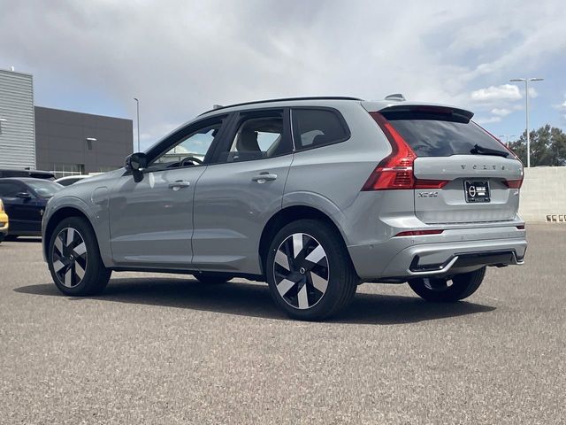 2025 Volvo XC60 Plus - Photo 9