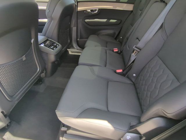 2025 Volvo XC90 Plus - Photo 19