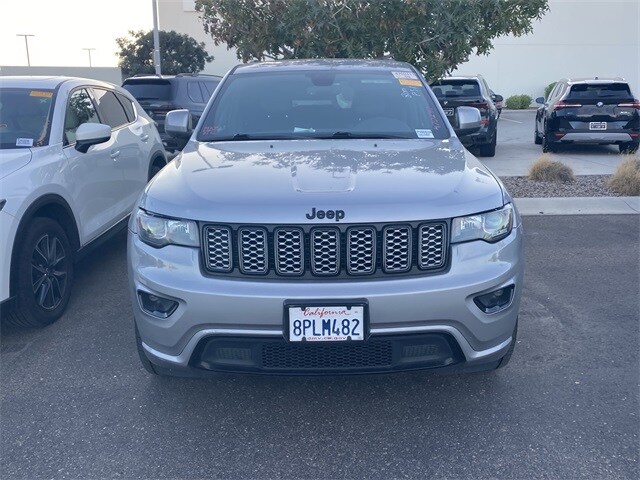 2019 Jeep Grand Cherokee Laredo photo 2