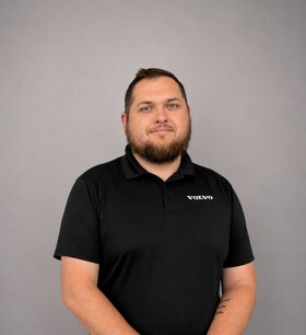 Staff member Frank Johnson from ID_10a441e66ef4
