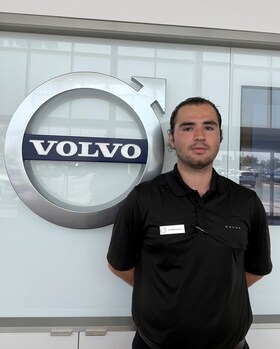 Staff member Andres Reynoso from ID_d49d1c