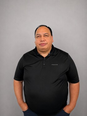 Staff member Edward Munoz from ID_10a441e66ef4