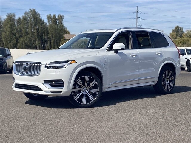2025 Volvo XC90 T8 photo 2
