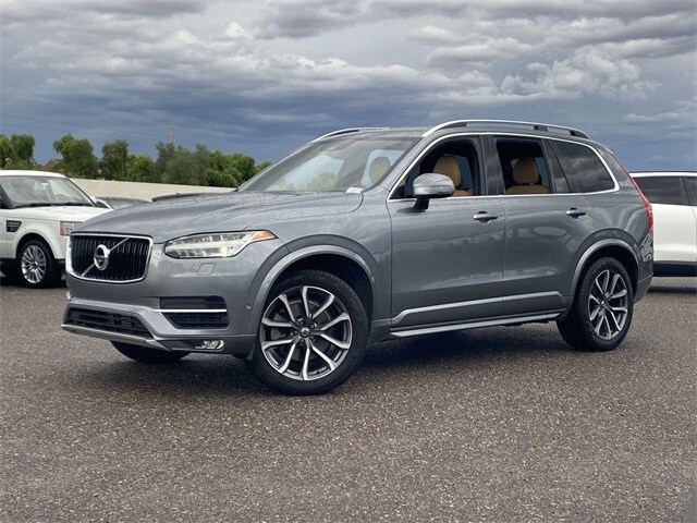 2018 Volvo XC90 T6 AWD Momentum photo 2
