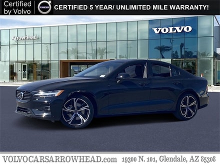 2024 Volvo S60 B5 Plus Dark Sedan