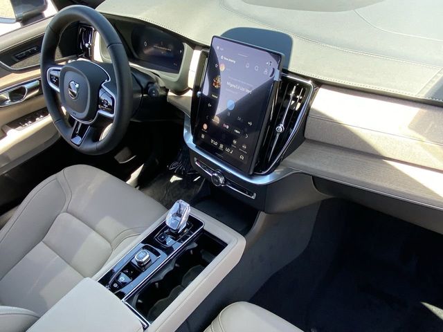 2026 Volvo XC90 Plus - Photo 13