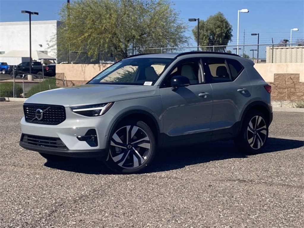 Used 2026 Volvo XC40 B5 Plus SUV