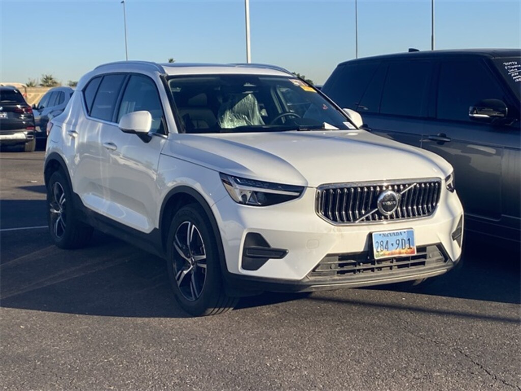 Used 2025 Volvo XC40 B5 Core Bright Theme SUV