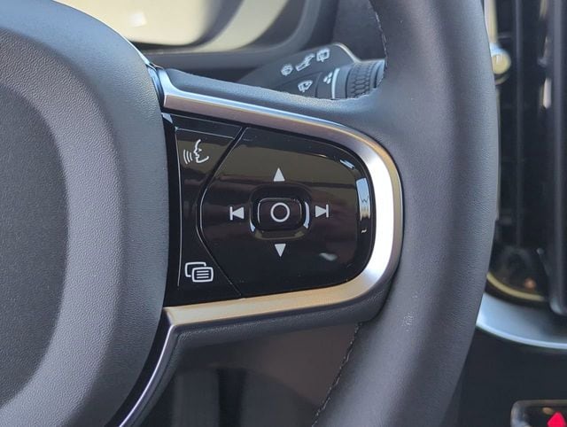2025 Volvo XC90 Plus - Photo 24