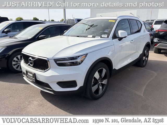 2020 Volvo XC40 T5 Momentum AWD's photo