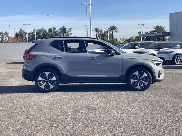 2025 Volvo XC40 Plus - Photo 6