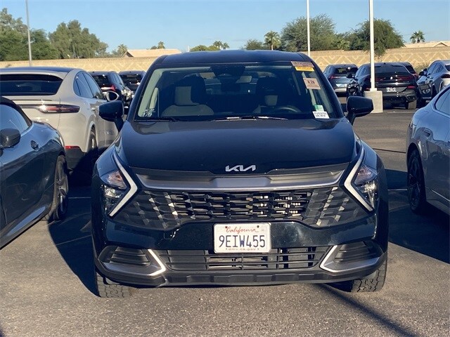 2023 Kia Sportage Hybrid LX photo 2