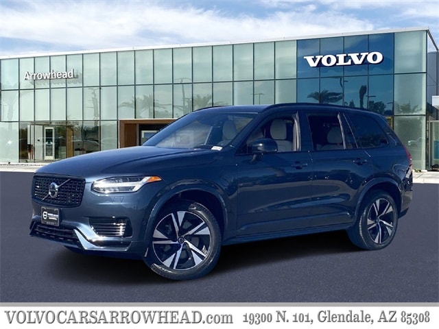 2022 Volvo XC90 R-Design's photo