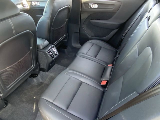 2025 Volvo XC40 Plus - Photo 17