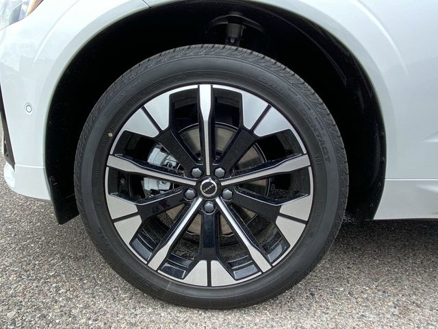 2026 Volvo XC60 Plus - Photo 11