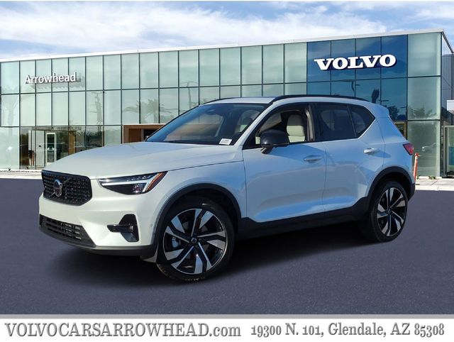 2026 Volvo XC40 B4 Plus Dark FWD's photo