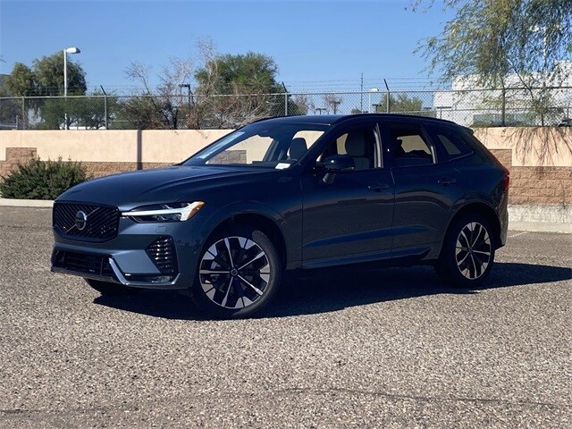 2026 Volvo XC60 B5 Plus photo 2