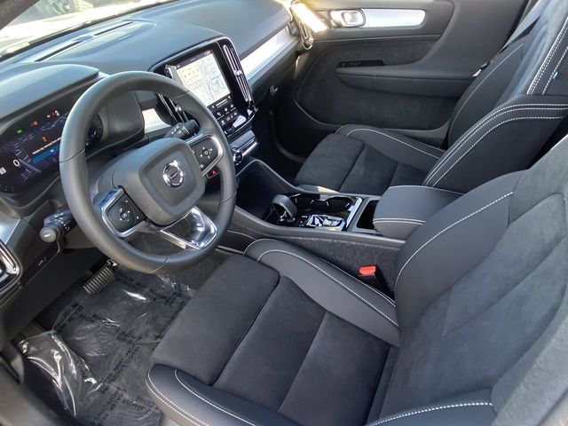 2026 Volvo XC40 Ultra - Photo 19