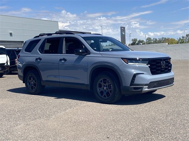 2024 Honda Pilot TrailSport photo 3