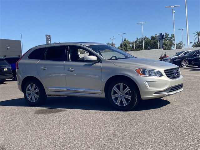 2017 Volvo XC60 T5 Inscription photo 4