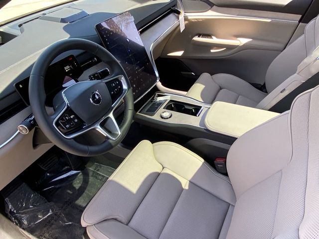 2025 Volvo EX90 Plus - Photo 19