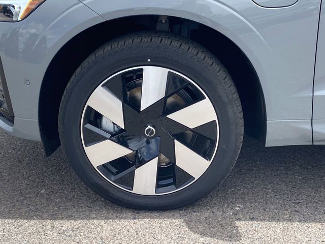 2025 Volvo XC60 Plus - Photo 11