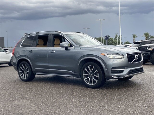 2018 Volvo XC90 T6 AWD Momentum photo 4