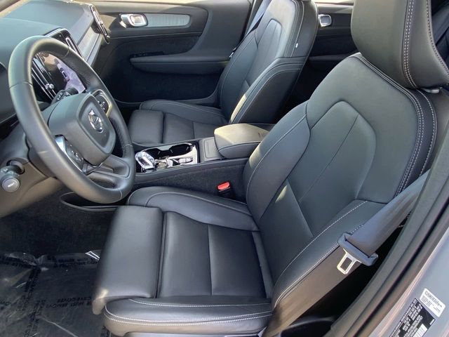 2025 Volvo XC40 Plus - Photo 20